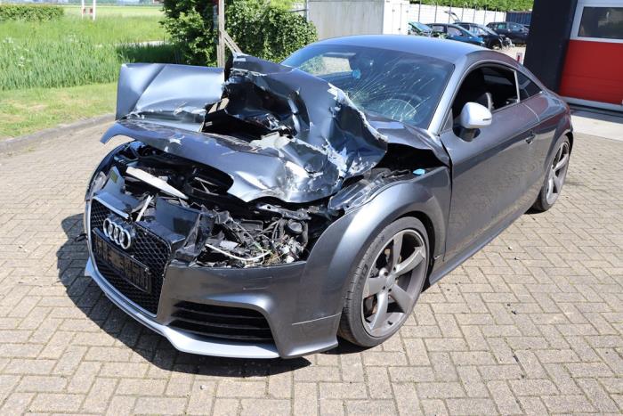 Audi TT 2.5 RS Turbo 20V Quattro Vehículo de desguace (2009, Metálico, Gris plateado)