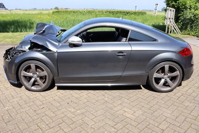 Audi TT 2.5 RS Turbo 20V Quattro Vehículo de desguace (2009, Metálico, Gris plateado)