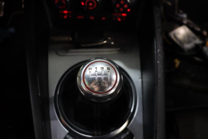 Audi TT 2.5 RS Turbo 20V Quattro Samochód złomowany (2009, Metalik, Srebrnoszary)