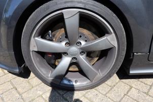 Audi TT 2.5 RS Turbo 20V Quattro Vehículo de desguace (2009, Metálico, Gris plateado)