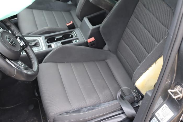 Volkswagen Golf VII 2.0 R 4Motion 16V Épave (2019, Métallisé, Gris argenté)