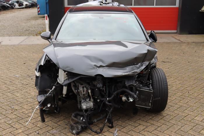 Volkswagen Golf VII 2.0 R 4Motion 16V Épave (2019, Métallisé, Gris argenté)