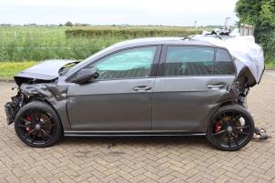 Volkswagen Golf VII 2.0 R 4Motion 16V Épave (2019, Métallisé, Gris argenté)