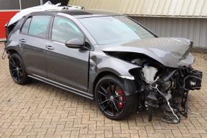 Volkswagen Golf VII 2.0 R 4Motion 16V Épave (2019, Métallisé, Gris argenté)