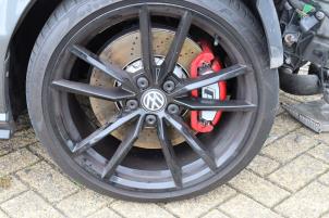 Volkswagen Golf VII 2.0 R 4Motion 16V Épave (2019, Métallisé, Gris argenté)