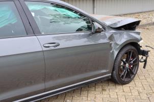 Volkswagen Golf VII 2.0 R 4Motion 16V Épave (2019, Métallisé, Gris argenté)