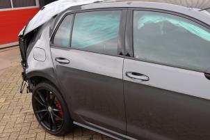 Volkswagen Golf VII 2.0 R 4Motion 16V Épave (2019, Métallisé, Gris argenté)
