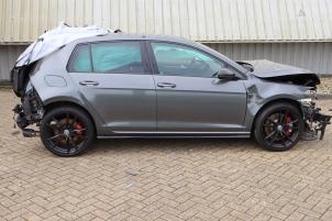 Volkswagen Golf VII 2.0 R 4Motion 16V Épave (2019, Métallisé, Gris argenté)