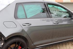 Volkswagen Golf VII 2.0 R 4Motion 16V Épave (2019, Métallisé, Gris argenté)