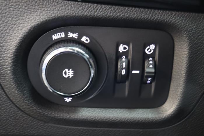 Opel Astra K 1.2 Turbo 12V Épave (2021, Gris)