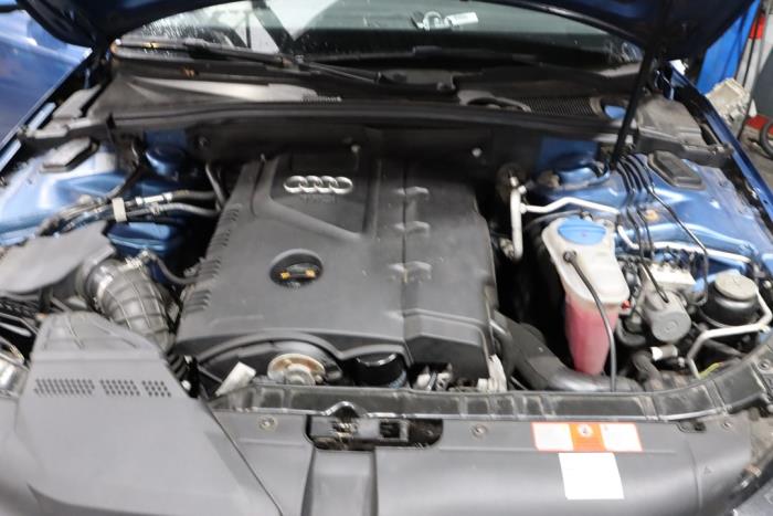 Audi A4 Avant 2.0 TFSI 16V Quattro Vehículo de desguace (2010, Azul)