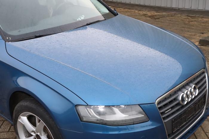 Audi A4 Avant 2.0 TFSI 16V Quattro Schrottauto (2010, Blau)