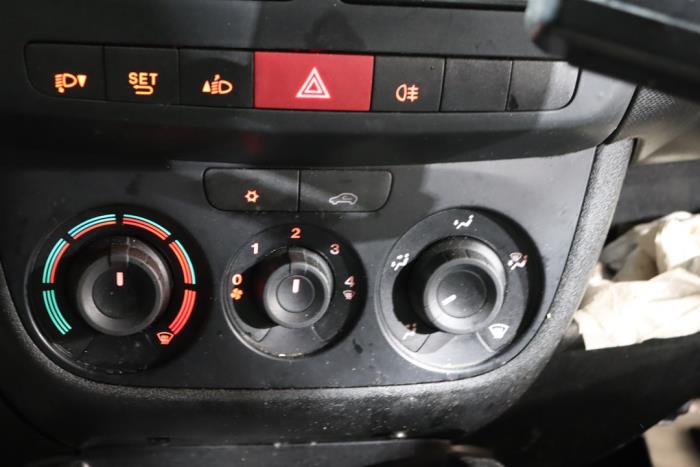 Opel Combo 1.6 CDTI 16V Épave (2018, Blanc)