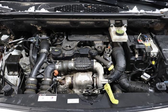 Peugeot Partner 1.6 HDI 75 Phase 2 Épave (2015, Granit)