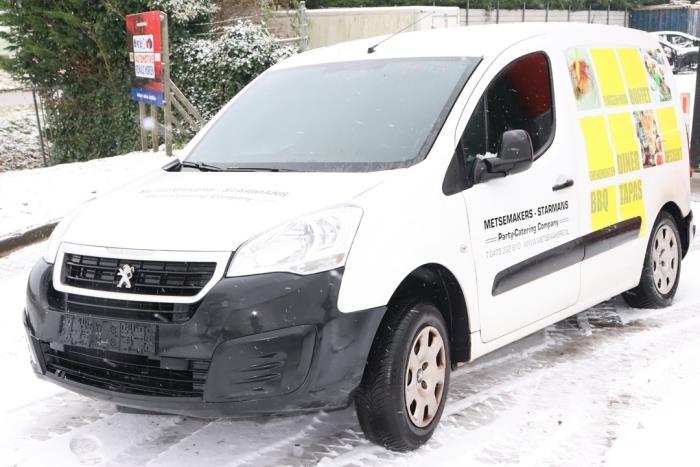 Peugeot Partner 1.6 HDI 75 Phase 2 Épave (2015, Granit)