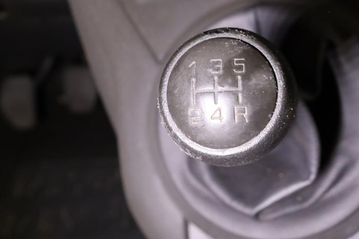 Peugeot Partner 1.6 HDI 75 Phase 2 Épave (2015, Granit)