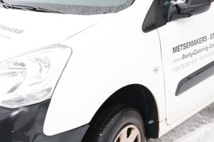 Peugeot Partner 1.6 HDI 75 Phase 2 Épave (2015, Granit)