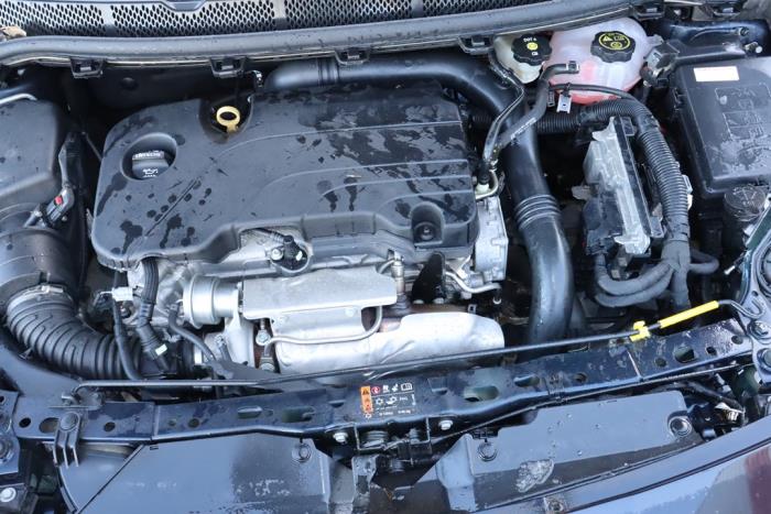 Opel Astra K 1.4 Turbo 16V Épave (2019, Bleu)