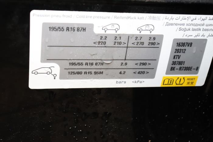 Opel Corsa F 1.2 12V 75 Épave (2021, Métallisé, Noir)