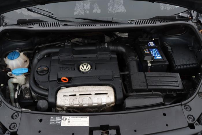 Volkswagen Touran 1.4 16V TSI 140 Salvage vehicle (2011, Gray)