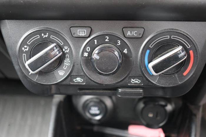 Suzuki Swift 1.2 Dual Jet 16V Vehículo de desguace (2017, Rojo)