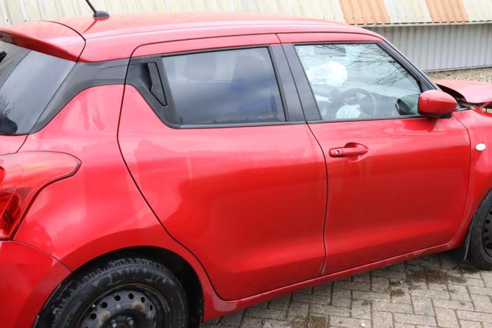 Suzuki Swift 1.2 Dual Jet 16V Vehículo de desguace (2017, Rojo)