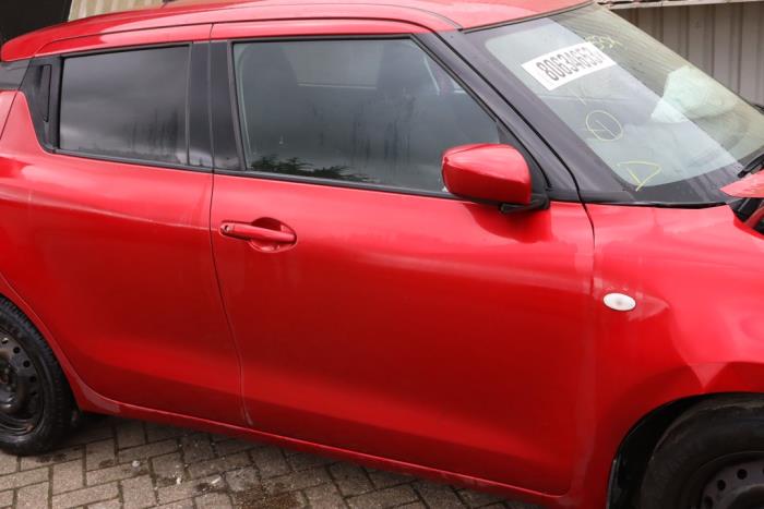Suzuki Swift 1.2 Dual Jet 16V Vehículo de desguace (2017, Rojo)