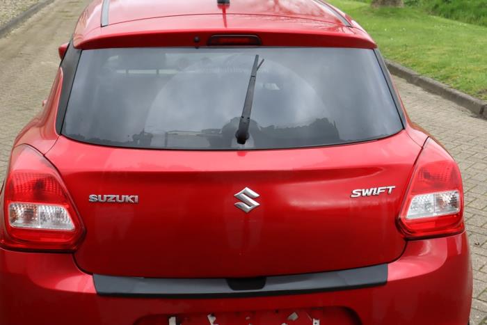 Suzuki Swift 1.2 Dual Jet 16V Vehículo de desguace (2017, Rojo)