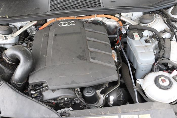 Audi A7 Sportback 2.0 16V 50 TFSI E Mild Hybrid Quattro Épave (2020, Métallisé, Gris argenté)