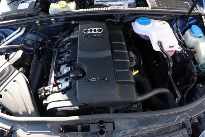 Audi A4 Avant 2.0 TFSI 20V Quattro Épave (2006, Métallisé, Bleu)