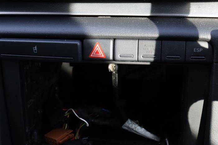 Audi A4 Avant 2.0 TFSI 20V Quattro Épave (2006, Métallisé, Bleu)