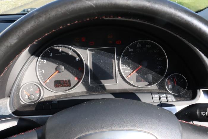 Audi A4 Avant 2.0 TFSI 20V Quattro Épave (2006, Métallisé, Bleu)
