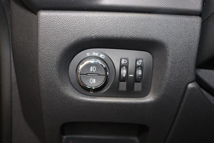 Opel Corsa D 1.2 16V LPG Vehículo de desguace (2014, Negro)