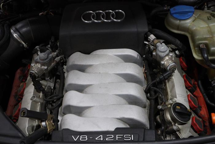 Audi A6 Avant 4.2 V8 40V FSI Quattro Samochód złomowany (2006, Szary)