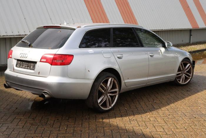 Audi A6 Avant 4.2 V8 40V FSI Quattro Samochód złomowany (2006, Szary)