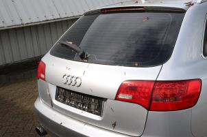 Audi A6 Avant 4.2 V8 40V FSI Quattro Samochód złomowany (2006, Szary)