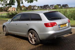 Audi A6 Avant 4.2 V8 40V FSI Quattro Samochód złomowany (2006, Szary)