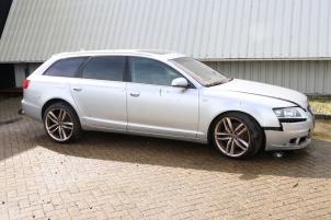 Audi A6 Avant 4.2 V8 40V FSI Quattro Samochód złomowany (2006, Szary)