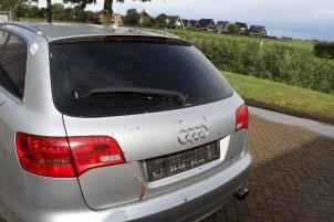 Audi A6 Avant 4.2 V8 40V FSI Quattro Samochód złomowany (2006, Szary)