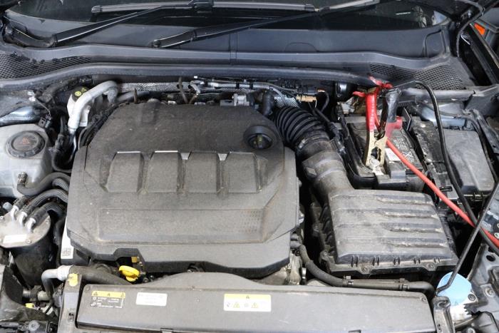 Seat Leon Sportstourer 2.0 TDI SCR Épave (2022, Gris)