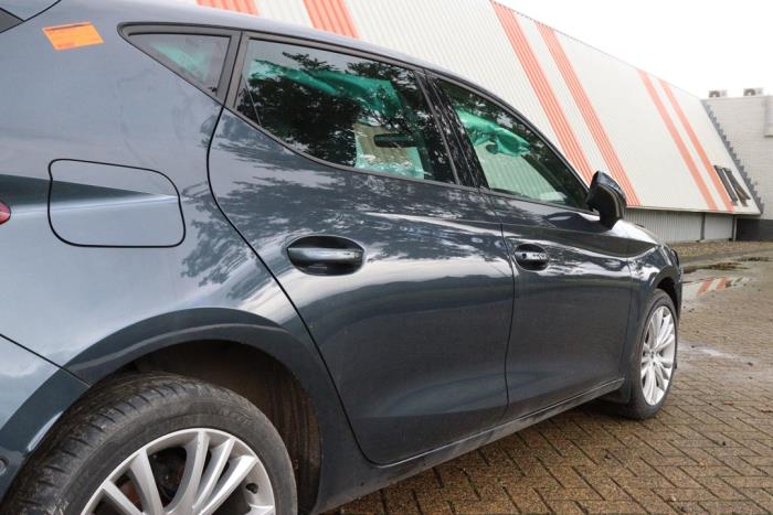 Seat Leon Sportstourer 2.0 TDI SCR Épave (2022, Gris)