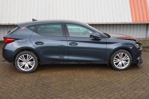 Seat Leon Sportstourer 2.0 TDI SCR Épave (2022, Gris)