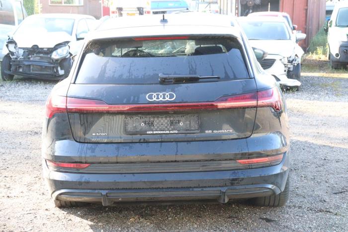 Audi e-tron 55 quattro Vehículo de desguace (2020, Negro)