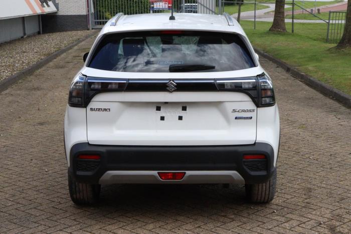 Suzuki SX4 S-Cross 1.4 Booster Jet Turbo 16V SHVS Épave (2023, Blanc)