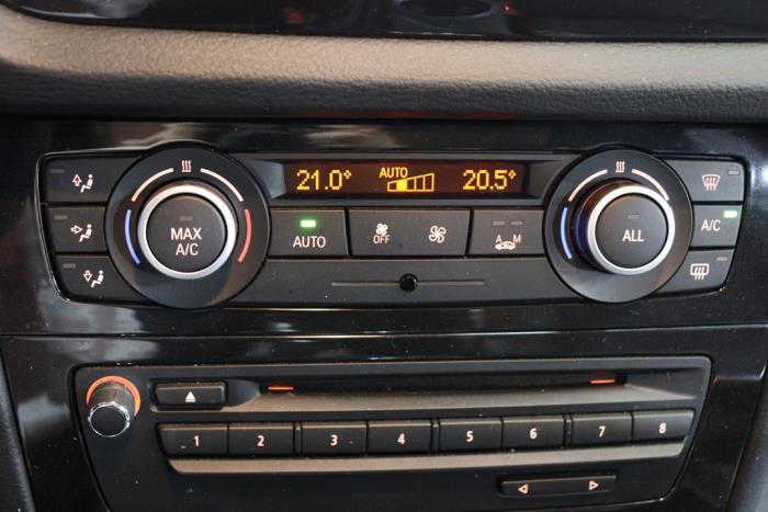 BMW X1 sDrive 20i 2.0 16V Twin Power Turbo Schrottauto (2014, Weiß)