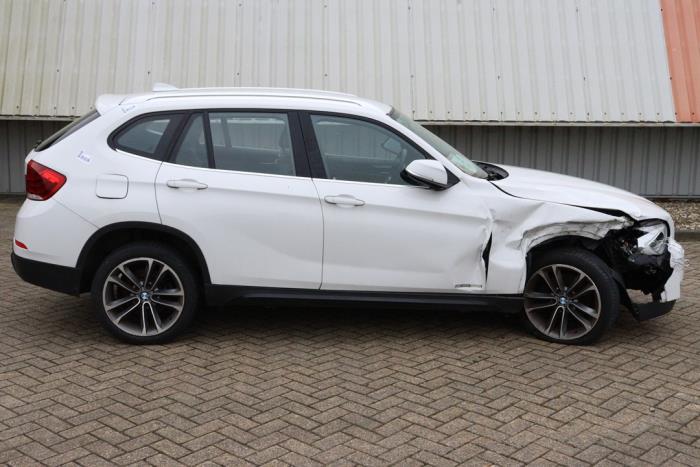 BMW X1 sDrive 20i 2.0 16V Twin Power Turbo Schrottauto (2014, Weiß)