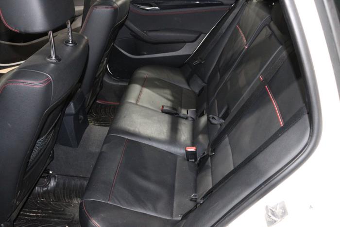 BMW X1 sDrive 20i 2.0 16V Twin Power Turbo Schrottauto (2014, Weiß)