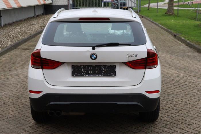BMW X1 sDrive 20i 2.0 16V Twin Power Turbo Schrottauto (2014, Weiß)