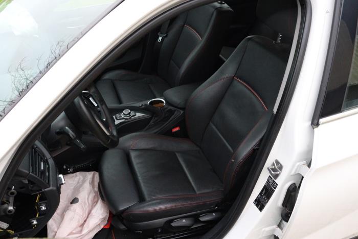 BMW X1 sDrive 20i 2.0 16V Twin Power Turbo Schrottauto (2014, Weiß)