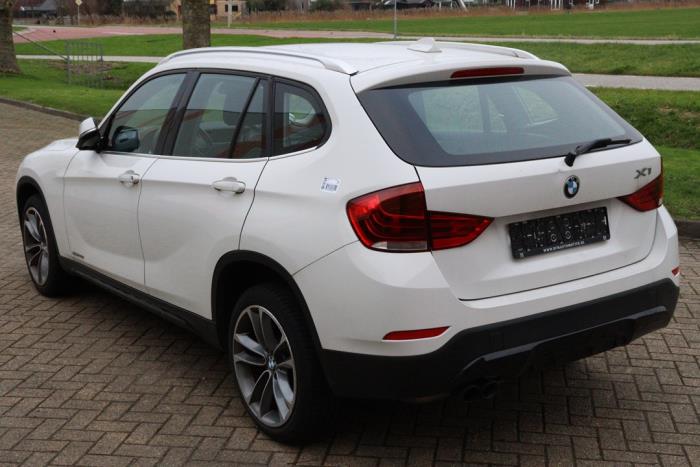 BMW X1 sDrive 20i 2.0 16V Twin Power Turbo Schrottauto (2014, Weiß)